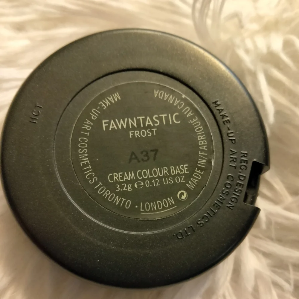 🆕 Mac Cream Color Base Fawntastic (Frost)